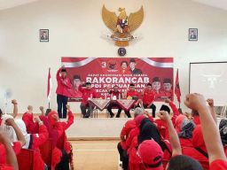 3 Pilar PDIP Kompak Menangkan Eri-Armuji, Adi Sutarwijono: Akar Rumput Solid Bergerak!