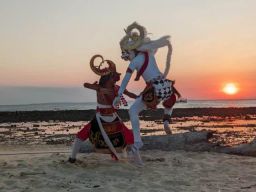 Glamping KFI Sumenep Pikat Fotografer Nusantara, Cak Fauzi Manjakan dengan Atraksi Budaya