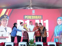 Permudah Layanan Kesehatan, Pemkot Surabaya Sediakan 1 RW 1 Nakes dan 1 Ambulans Kelurahan