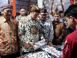 Koleksi Batik Lamongan Bertambah, Bupati Yuhronur Luncurkan 3 Motif Baru