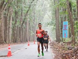 Seru Abis! Seribu Pelari Susuri Hutan dan Pantai di Alas Purwo Jungle Run