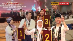 VIDEO: Adu Pantun Cagub-Cawagub Jatim, Simak Paslon Mana yang Cakep!