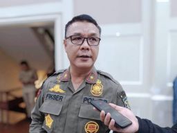 Dua Anggota Satpol PP Surabaya Dikeroyok, Dipukuli, Mobil Patroli Dilempari Batu!