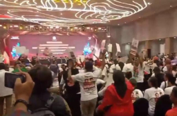 Khofifah-Emil Digoyang Pendukung Risma-Gus Hans dengan Yel-yel “Resik-resik.. Fufufafa!”