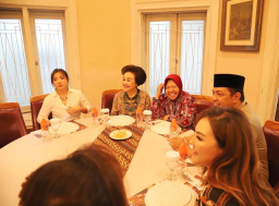 VIDEO: Bertemu Influencer, Risma Sebut Nama Gubernur Jatim Sudah Ada!