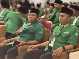 VIDEO: Manuver Ketua Ansor Jatim Dukung Khofifah dengan 'Baju' Brigade Bunda