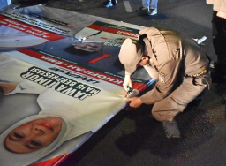 Resik-resik APK di Masa Tenang Pilkada, KPU Surabaya: APS Diizinkan!