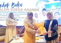Diwarnai Isak Tangis, Istri Sekjen Golkar Luncurkan Buku Jalan Surga untuk Ananda