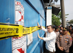 Akhirnya Gudang CV Sentoso Disegel, Eri Cahyadi: Jangan Buat Gaduh Surabaya!
