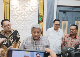 Lagi-lagi Khofifah Tunjuk Prof Nuh Ketua Pansel Bank Jatim, Komisi C Sampai Heran: Ada Apa Ini?