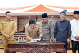 DPRD Lamongan Setujui P-APBD 2025, Pendapatan Daerah Dipatok Rp 3,2 Triliun!