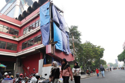 Pembongkaran JPO Siola Surabaya Jadi Sorotan, Eri Cahyadi Angkat Bicara!
