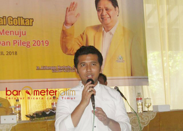 KEMENANGAN BERMARTABAT: Cawagub Emil Dardak memberikan orasi politik dalam rapat konsolidasi DPD Partai Golkar Ponorogo di Gedung Wandira Kencana, Sabtu (21/4). | Foto: Barometerjatim.com/ROY HASIBUAN