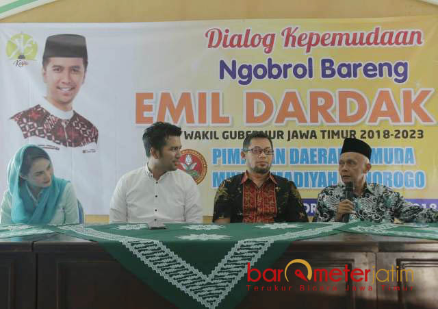 EMIL-MUHAMMADIYAH: Cawagub Emil Dardak saat acara dialog di kantor PD Muhammadiyah Ponorogo, Rabu (30/5). | Foto: Barometerjatim.com/ROY HASIBUAN
