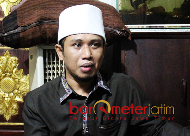 UNTUK JAMAAH-IMAM MANAQIB: Ra Fadil, tekad memperjuangkan jamaah dan imam manakib di daerah miskin lewat parlemen. | Foto: Barometerjatim.com/ROY HASIBUAN