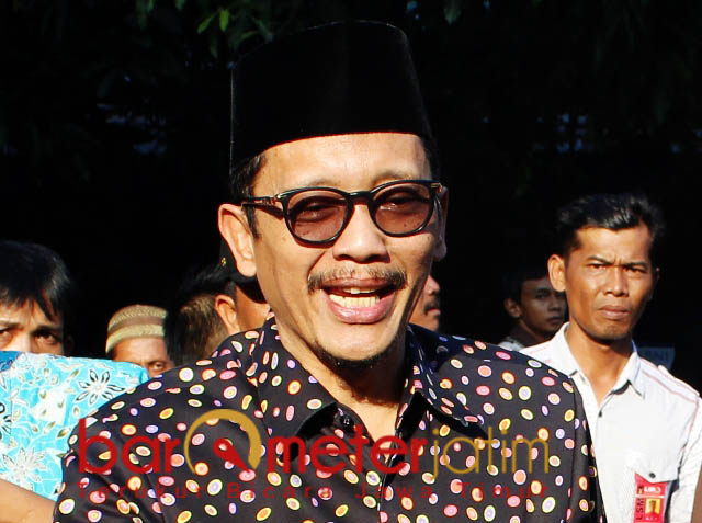 Hasan Aminuddin, telinganya masih normal dengan bacaan shalat Jokowi. | Foto: Barometerjatim.com/roy hasibuan 