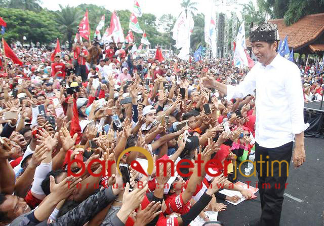 Jokowi kampanye akbar di Banyuwangi, Senin (25/3/2019). | Foto Barometerjatim.com/marjan ap