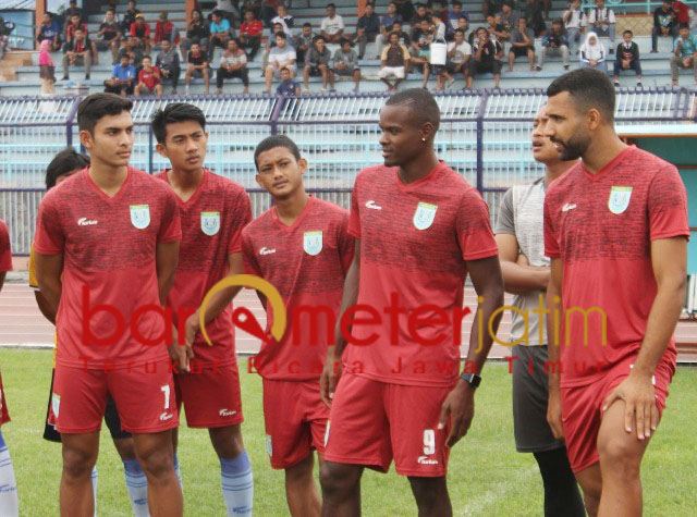 Pemain Persela saat sesi latihan. Besok, siap kalahkan Madura United. | Foto: Barometerjatim.com/dani iqbaal