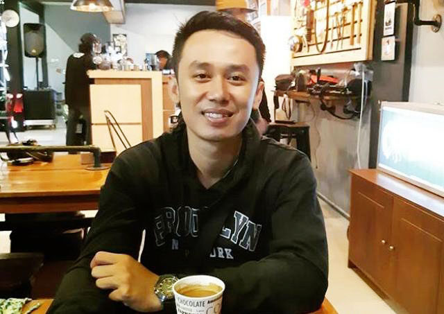 Budi Hartanto, semasa hidup sebagai guru penari di SDN di Kediri. | Foto: Ist/instagram