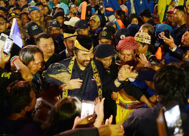 Surya Paloh disambut ribuan kader dan simpatisan Nasdem di Balikpapan, Kaltim, Rabu (10/4/2019). | Foto: Ist