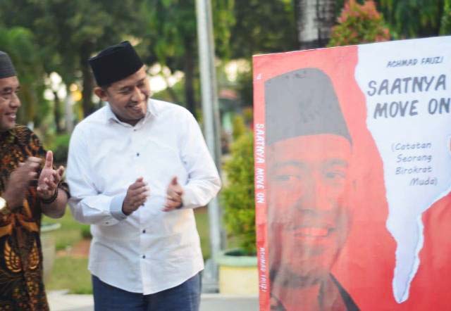 Wakil Bupati Sumenep, Achmad Fauzi launching buku perdananya: Saatnya MOve On. | Foto: Ist