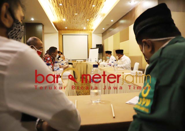 PENJAJAKAN: Enam Parpol nonparlemen melakukan penjajakan untuk mendukung Lia Istifhama. | Foto: Barometerjatim.com/ROY HS