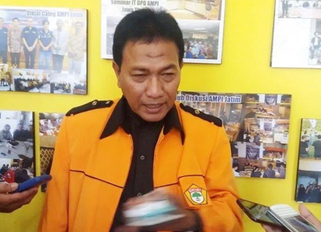 GOLKAR HARGAI KADER: Yusuf Husni, Gus Hans bisa berangkat dari kendaraan lain asal tak membawa organ Golkar. | Foto: IST