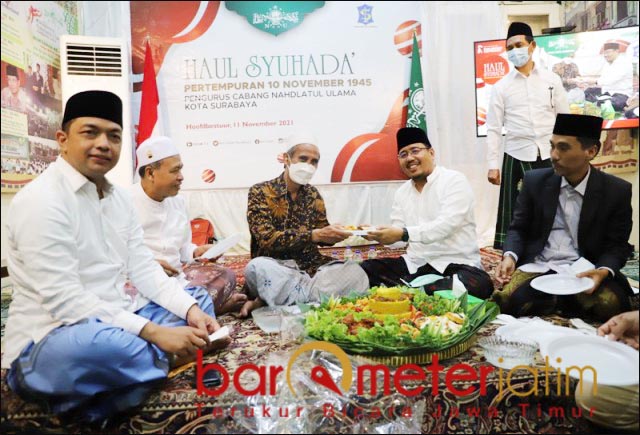 TUMPENGAN: PCNU Surabaya peringati Hari Pahlawan lewat acara haul syuhada. | Foto: Barometerjatim.com/ROY HS