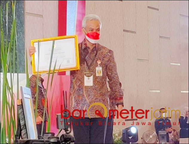 MERIT SYSTEM: Ganjar Pranowo, Jateng sambet Anugerah Meritokrasi 2021 kategori sangat baik. | Foto: Barometerjatim.com/ABDILLAH.