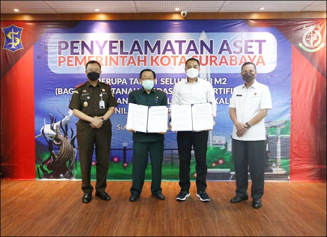 PENYERAHAN: Penyerahan Aset di Jalan Pemuda nomor 17 dari PT Maspion ke Pemkot Surabaya. | Foto: Humas Pemkot Surabaya