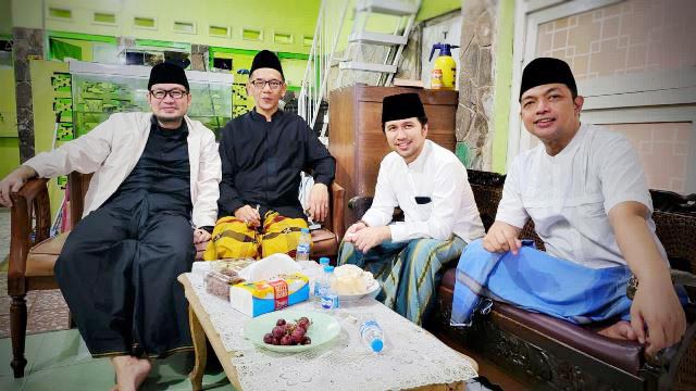 HOMEY: Dari kiri Gus Maksum (Langitan), Gus Firjaun (Jermber), Emil Dardak, dan Gus hans (Jombang). | Foto: IST