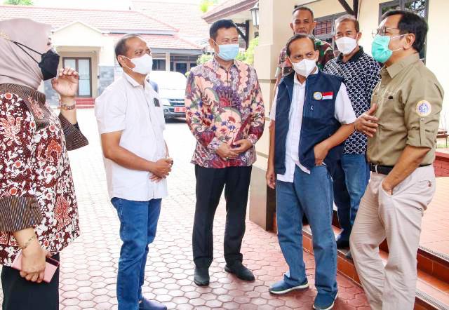 Cegah PMK Menyebar ke Kambing dan Domba, Tim FKH Unair Turun ke Lamongan