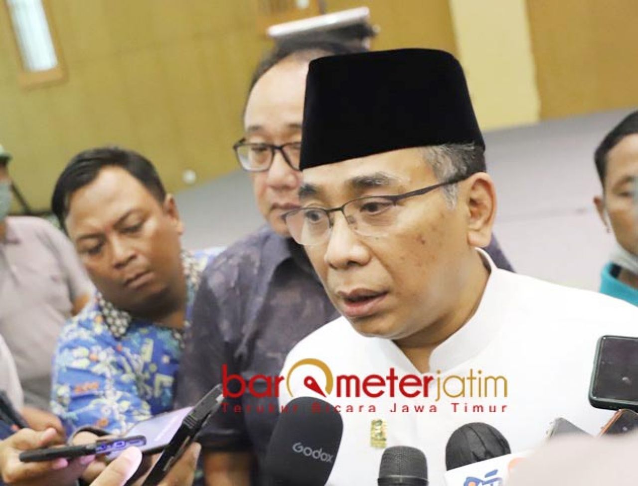 Gus Yahya Tegaskan Tidak Ada Capres-Cawapres Atas Nama NU, Gimana Kalau Khofifah yang Maju?