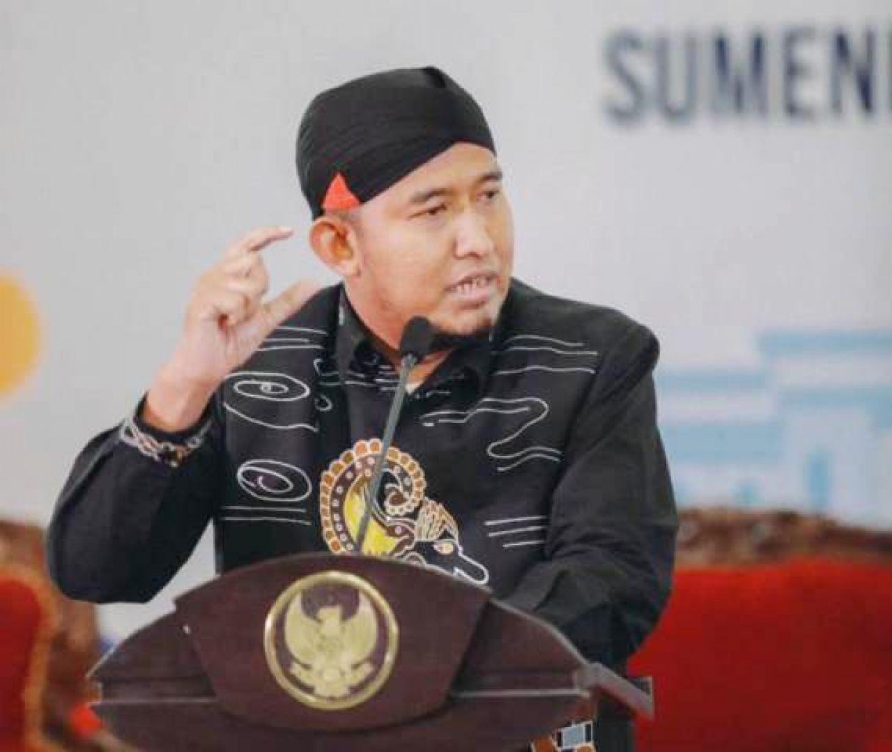 Bursa Cagub Jatim 2024 Versi ARCI: Masuk 3 Besar, Bupati Sumenep Mulai 'Mengusik' Khofifah dan Emil!