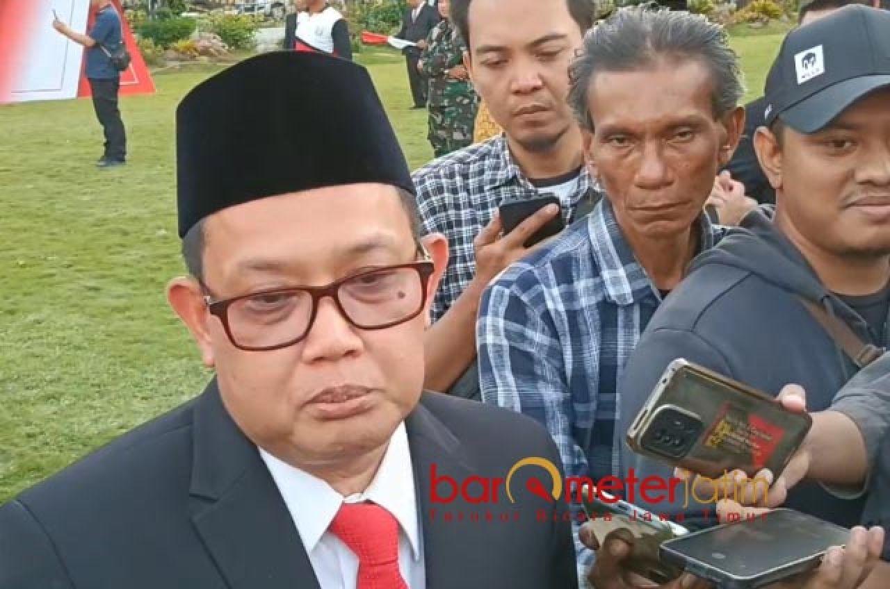 7 Jam KPK Geledah Kantor Pemprov Jatim Cari Bukti Korupsi Hibah, Pj Gubernur Bersuara!