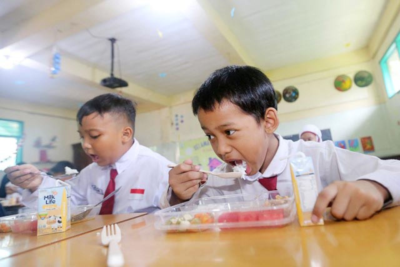 ENAK DAN BERGIZI: Makanan yang dibagikan kepada para siswa dalam uji coba program MBG mayoritas habis. | Foto: Humas