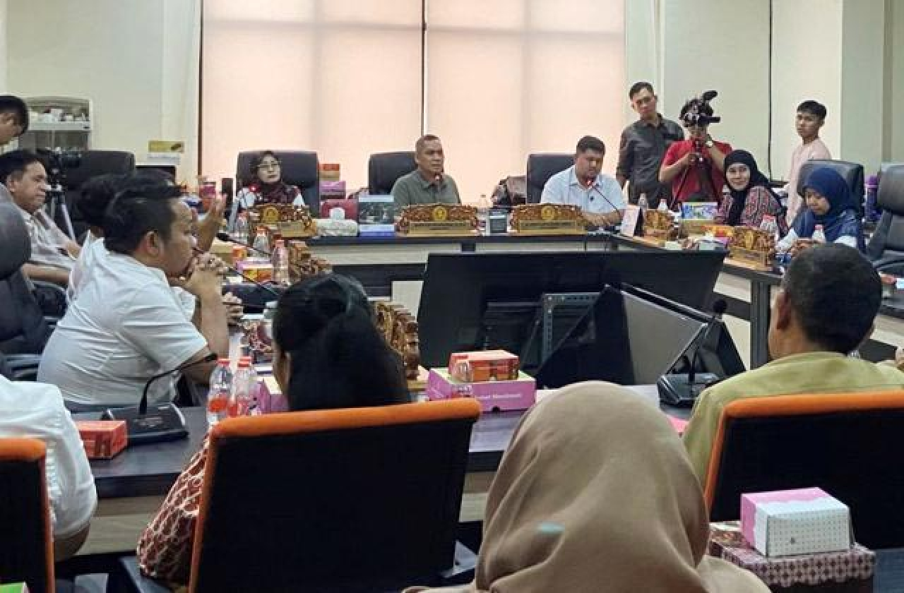 DPRD Surabaya Minta Disnaker Tindak Tegas Perusahaan Penahan Ijazah Pekerja