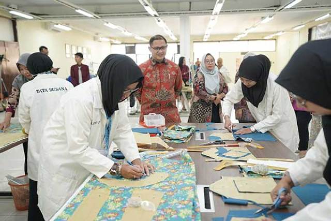 Tingkatkan Kompetensi Skill Guru Produktif Jatim, Dindik Gandeng Professional Expert