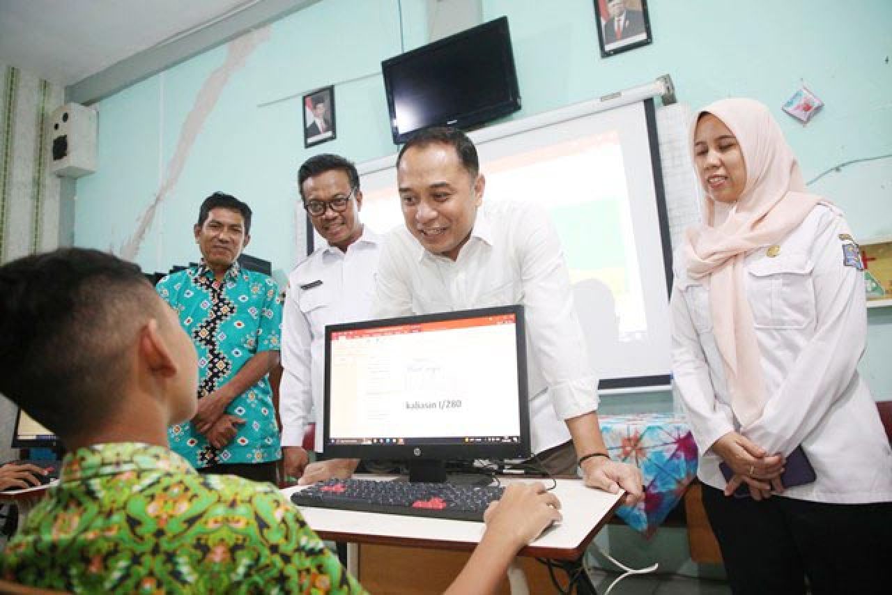 BUTUH PERAN ORTU: Pembentukan karakter tidak bisa hanya dilakukan oleh sekolah. | Foto: Humas Pemkot Surabaya