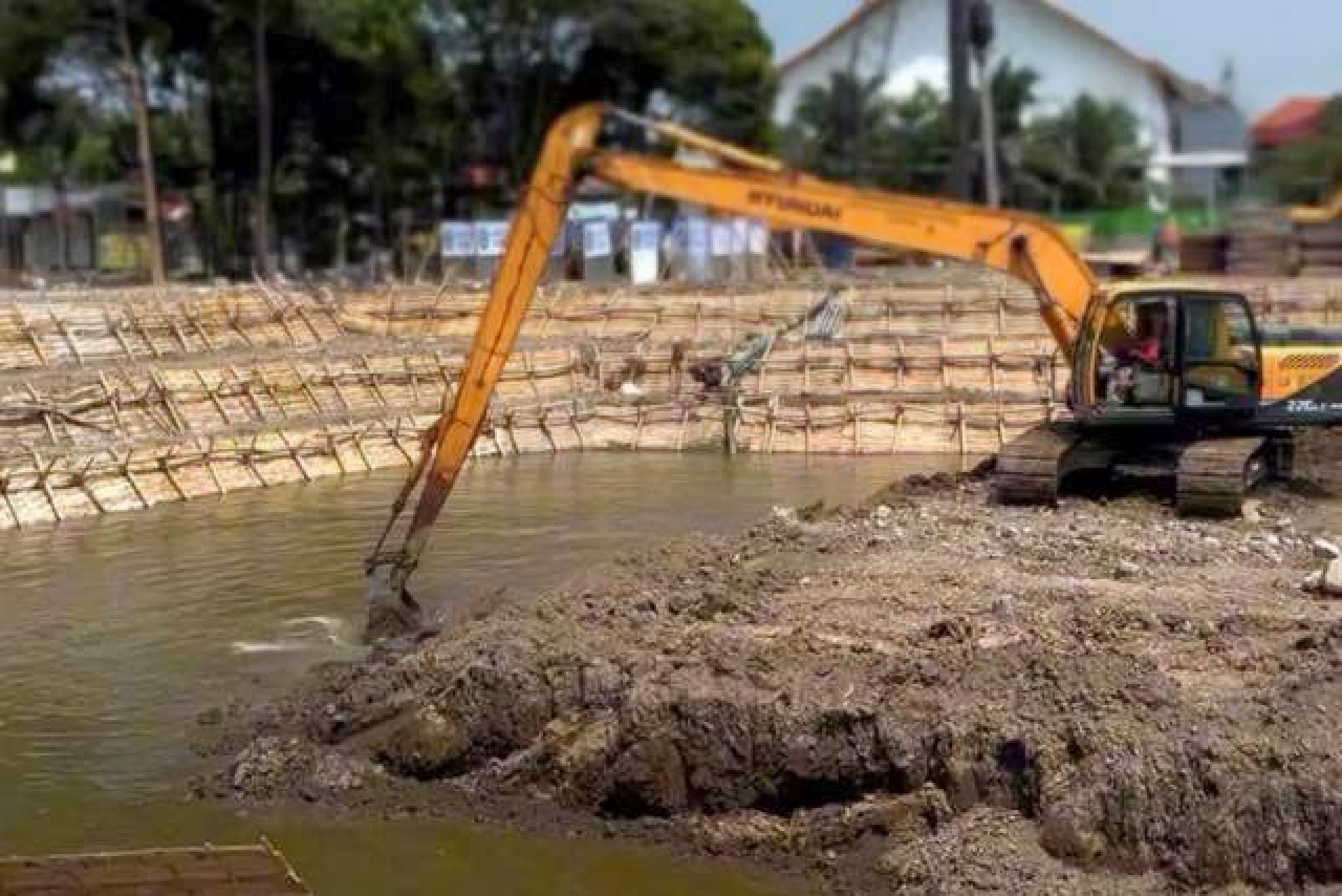 Minimalisir Banjir di Surabaya, Eri Cahyadi Kebut Pembangunan 4 Bozem Baru!