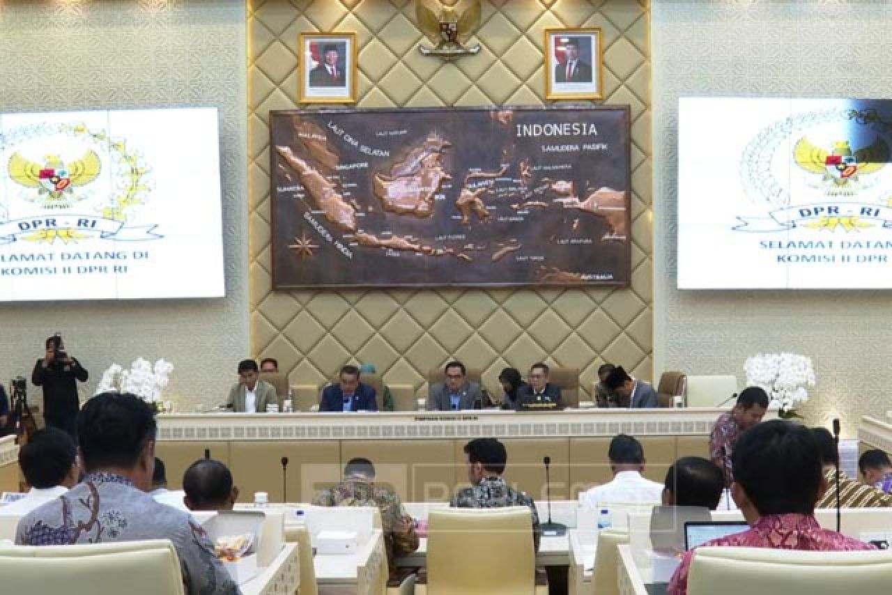 DENGAR PENDAPAT: RDP DPR RI terkait kepemilikan tanah eigendom verponding di Surabaya. | Foto: Humas