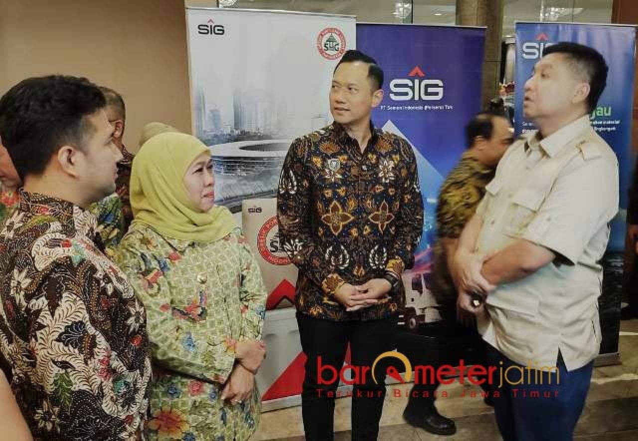 JATIM NO 4: Maruarar Sirait (kanan) logikanya Jatim nomor 2 serapan rumah subsidi. | Foto: Barometerjatim.com/ABD